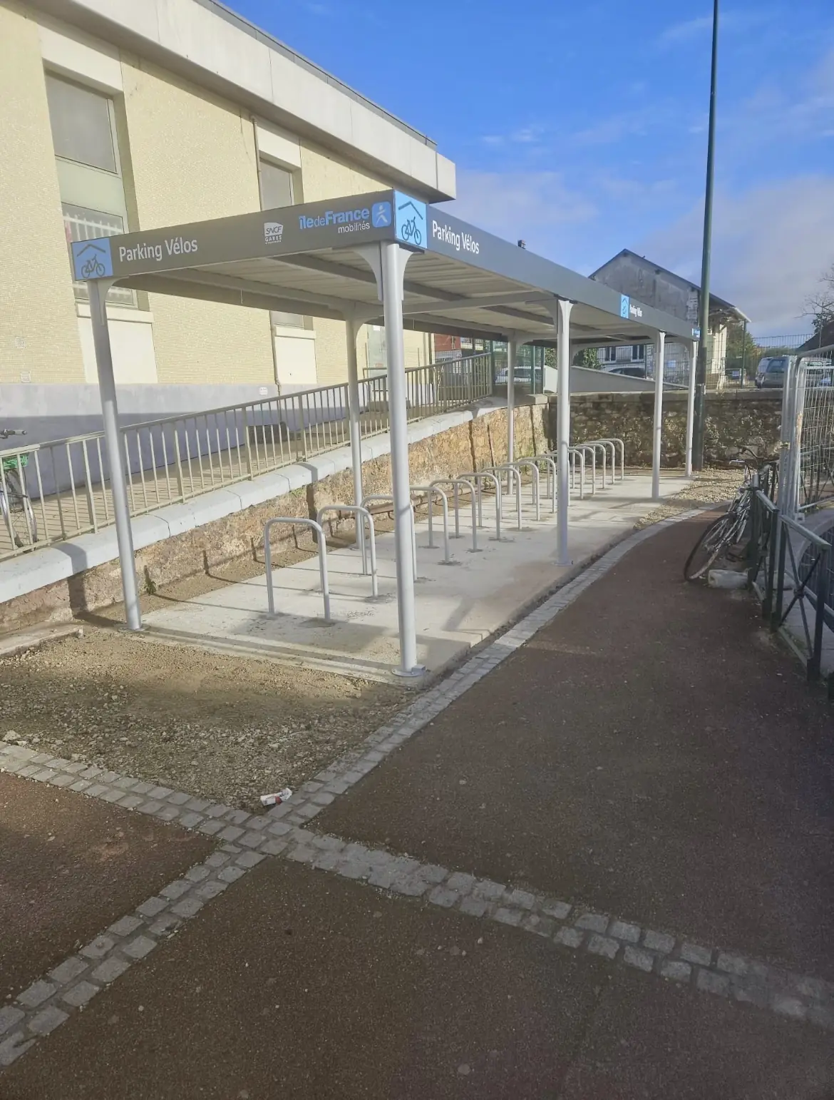 Abri « Parking Vélos » en gare